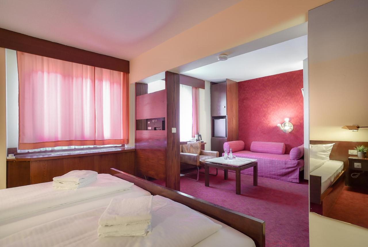 Kontaktlos Hotel Am Kappelberg Kontaktlos 펠바흐 외부 사진