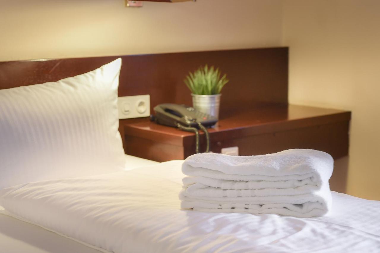 Kontaktlos Hotel Am Kappelberg Kontaktlos 펠바흐 외부 사진